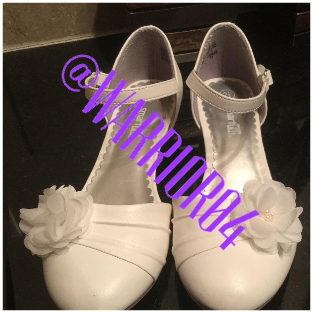 Smart fit Girls White Flower Shoes Size 2.5